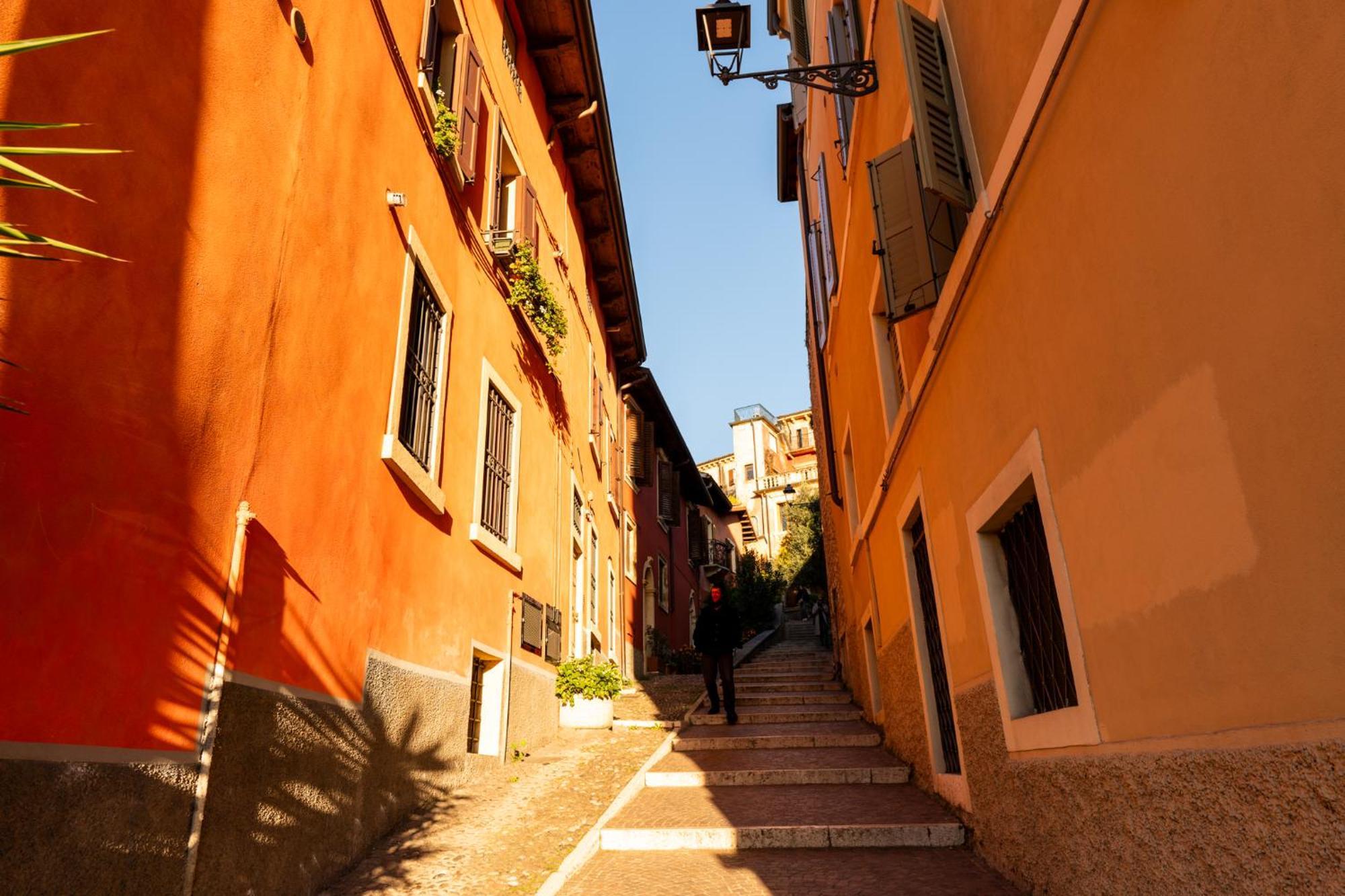 La Finestra Sul Ponte By Postcardsfrom Panzió Verona Kültér fotó